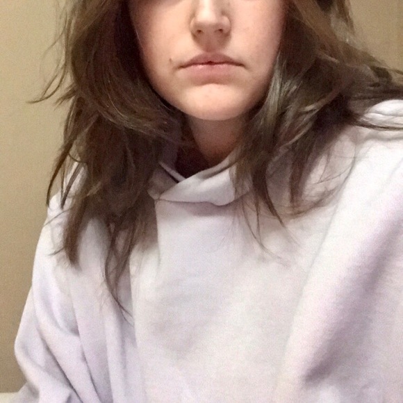 Meet your Posher, Katelyn - Picture 3 of 5